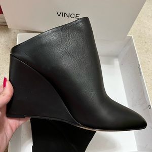 NWT Vince Vail Black